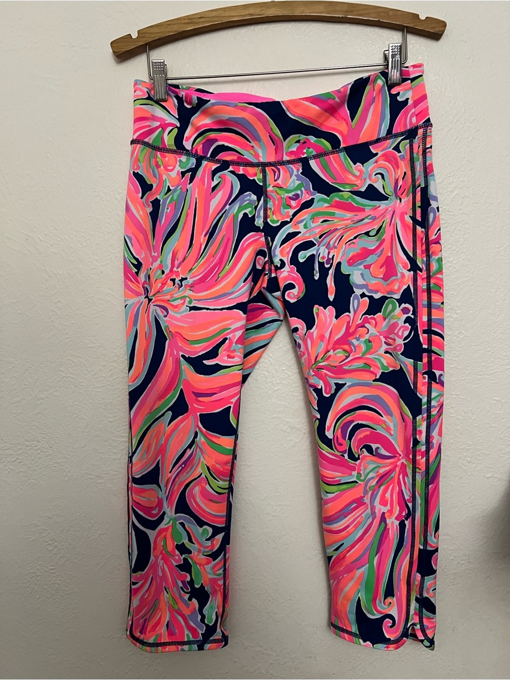 Lilly Pulitzer L luxletic weekender crop pants banana flambe breezy babe seaside